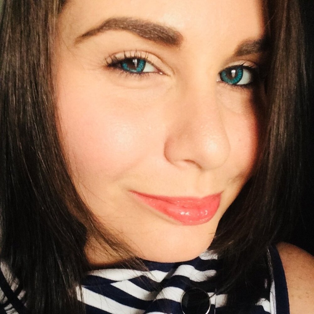 Meet your Posher, Demi